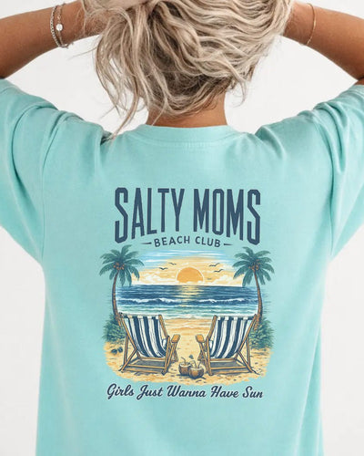 Retro Beach Mom Women's Graphic Tee