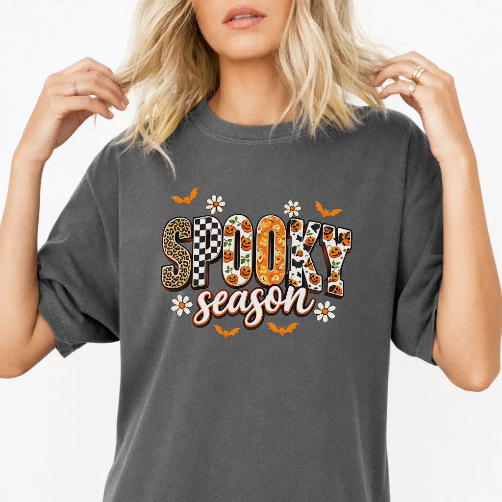 Woman wearing a pepper retro halloween pumpkin women&