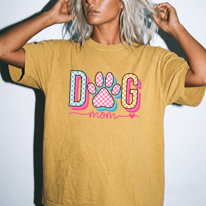 Checkered Dog Mom Paw Print Shirt - Okum Tees